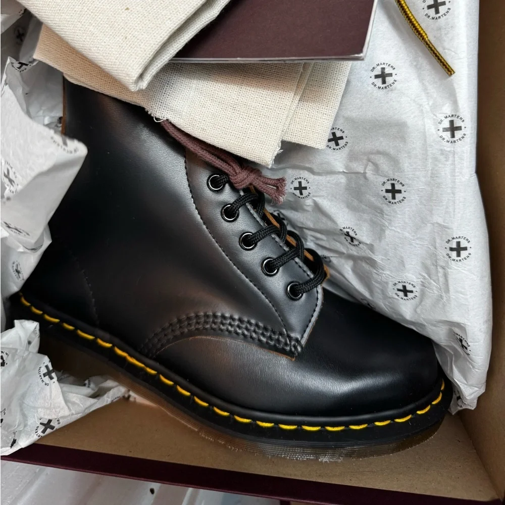 1490 SMOOTH LEATHER MID CALF BOOTS DR MARTENS
**MADE IN ENGLAND** - Picture 3 of 5